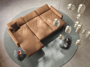 ROLF_BENZ_M01_T03_Kaia_IsoCoated_V2_300dpi_quer